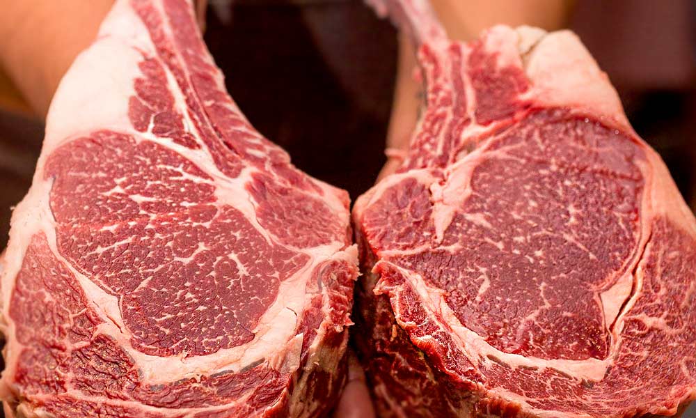 peças de Tomahawk e Prime Rib Angus